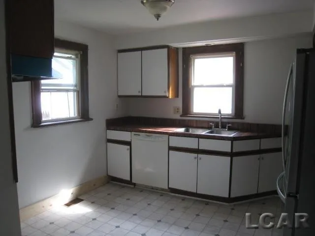 524 Ormsby Street Adrian City, MI 49221