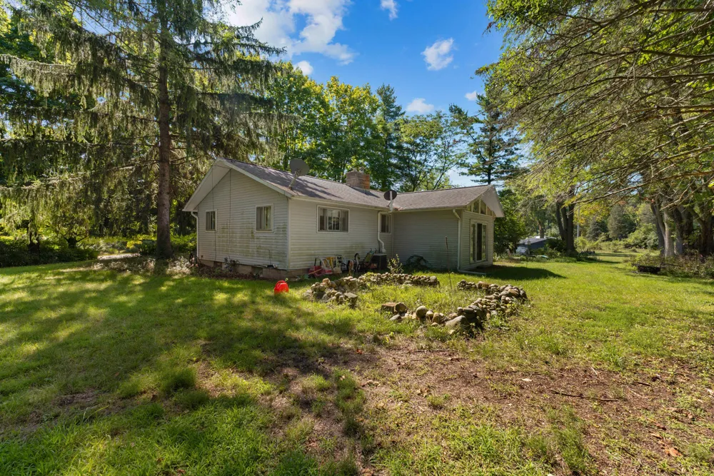 1560 S Hillsdale Road Hillsdale Township, MI 49242