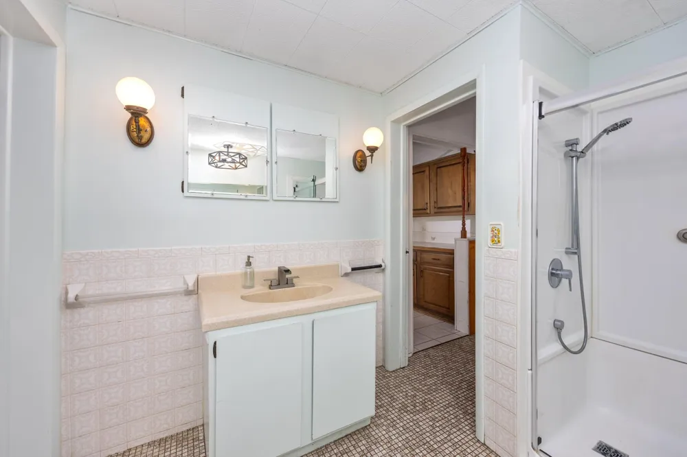 122 E Elm Street Carson City City, MI 48811
