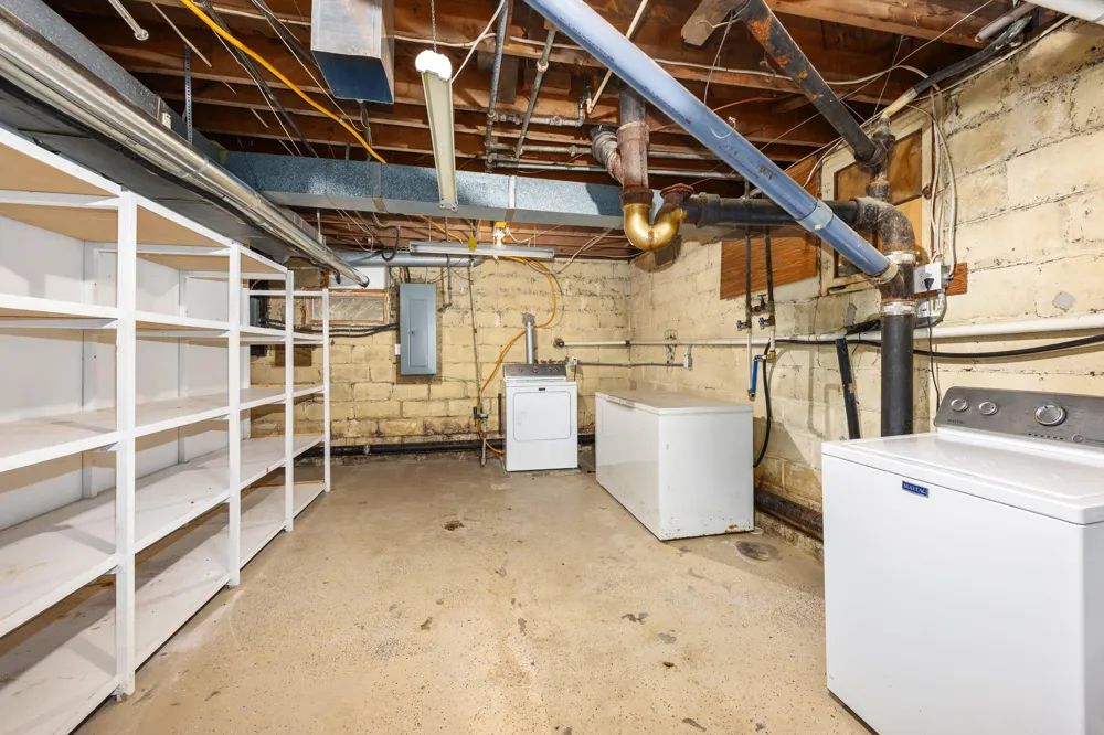 122 E Elm Street Carson City City, MI 48811