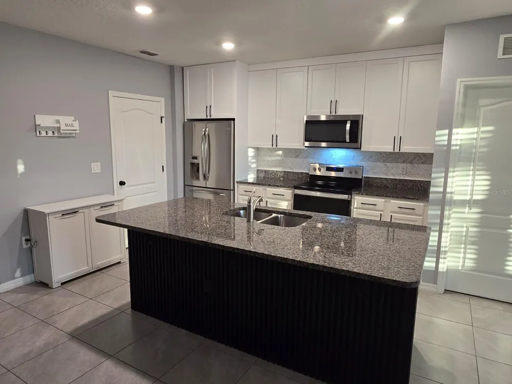 513 NICKEN GROVE Davenport, FL 33837