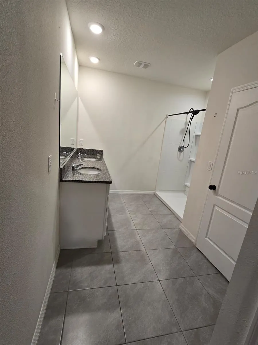 513 NICKEN GROVE Davenport, FL 33837