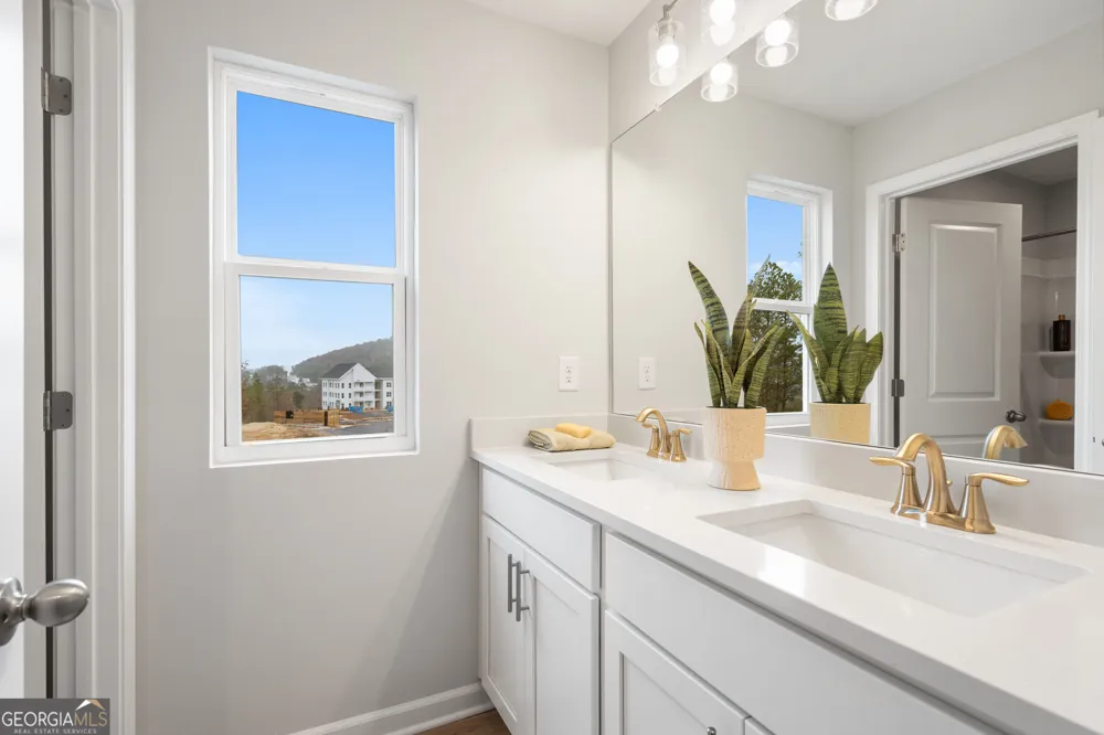 532 Crown Ridge Drive Cartersville, GA 30120