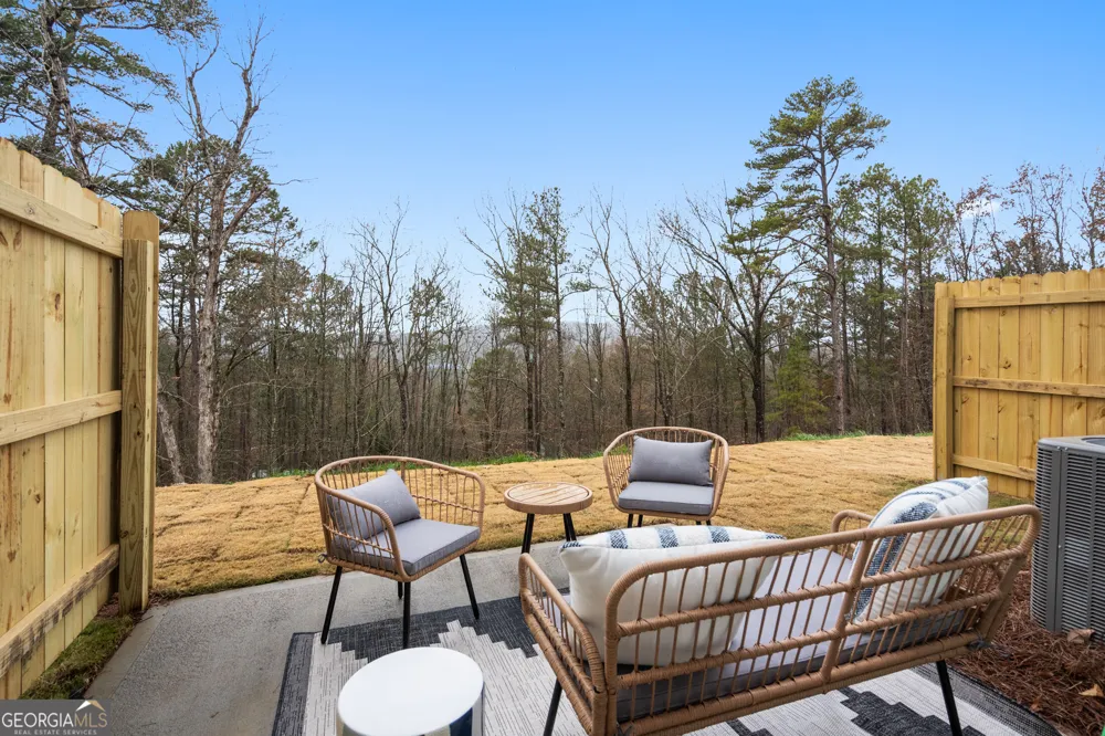 532 Crown Ridge Drive Cartersville, GA 30120