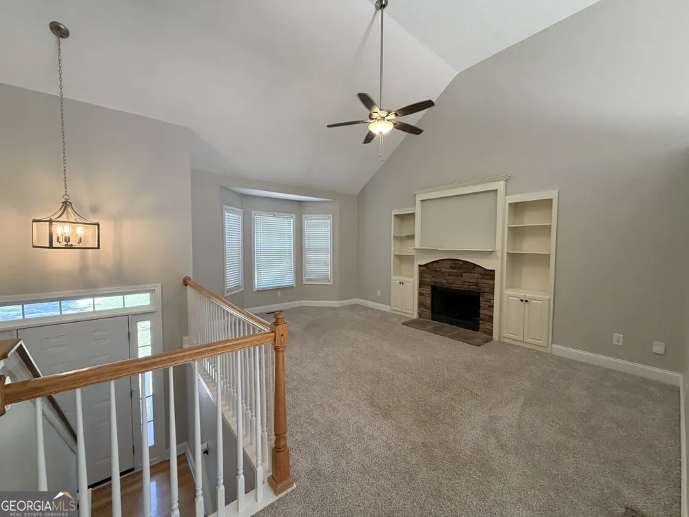 11 Woodvine CT White, GA 30184