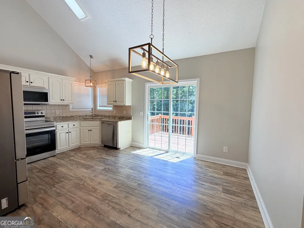 11 Woodvine CT White, GA 30184