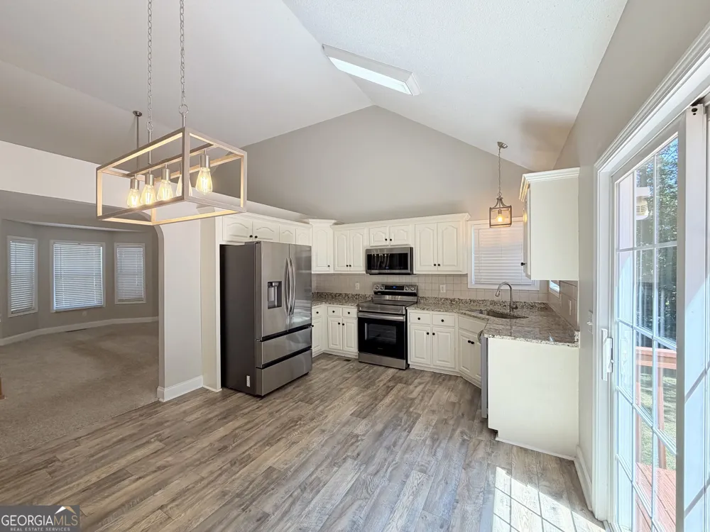 11 Woodvine CT White, GA 30184