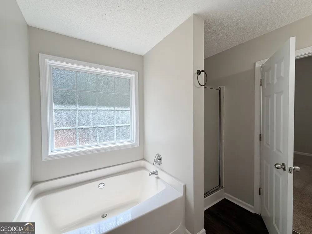 11 Woodvine CT White, GA 30184