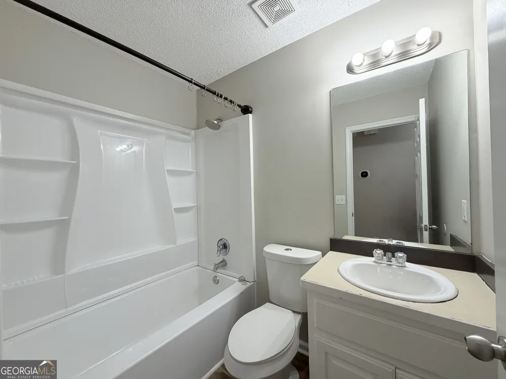 11 Woodvine CT White, GA 30184