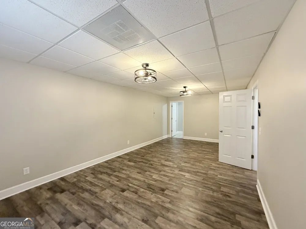 11 Woodvine CT White, GA 30184