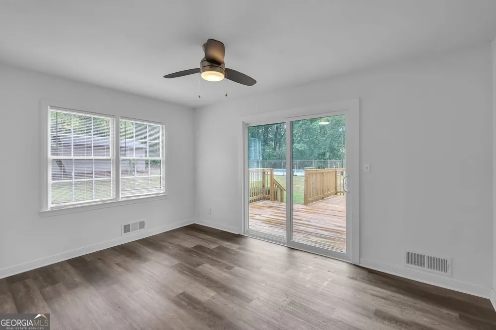 2541 Poplar ST Snellville, GA 30078