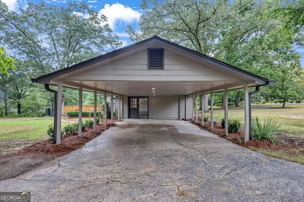 2541 Poplar ST Snellville, GA 30078