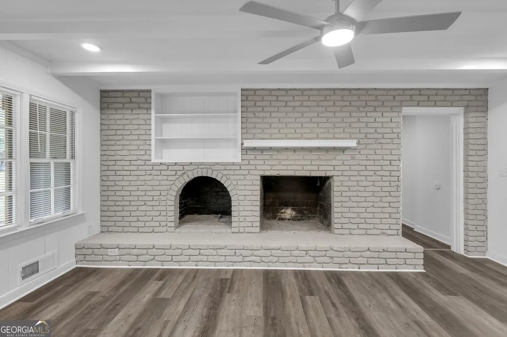 2541 Poplar ST Snellville, GA 30078