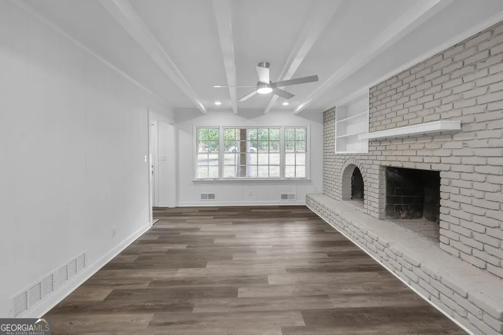 2541 Poplar ST Snellville, GA 30078