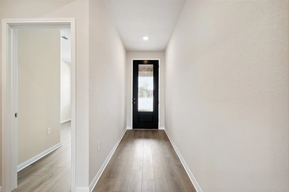 127 Arlington Park Loop Hutto, TX 78634