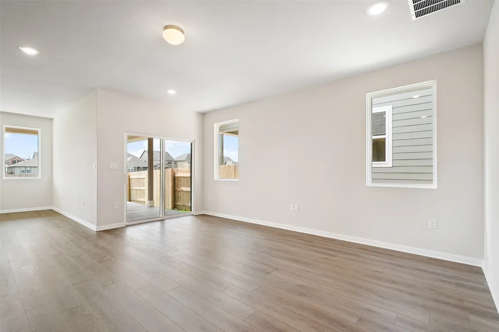 127 Arlington Park Loop Hutto, TX 78634