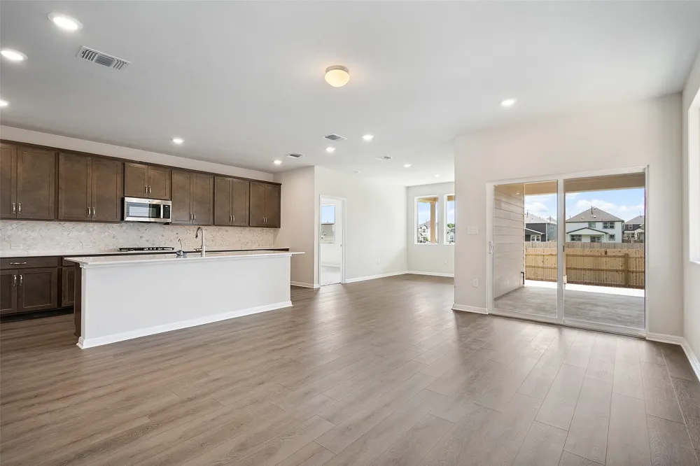 127 Arlington Park Loop Hutto, TX 78634