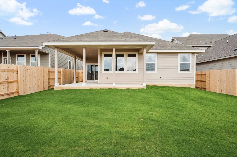 127 Arlington Park Loop Hutto, TX 78634
