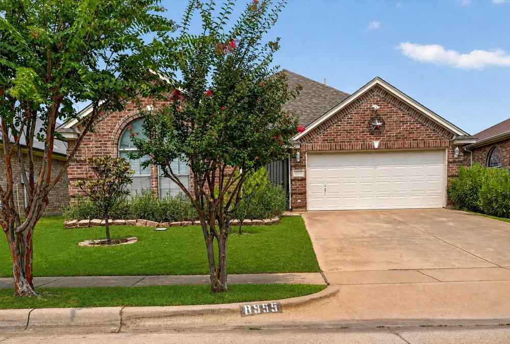 8955 River Falls Drive Fort Worth, TX 76118