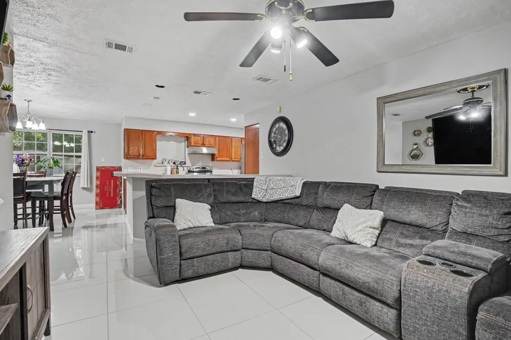 618 Thrush Avenue Duncanville, TX 75116