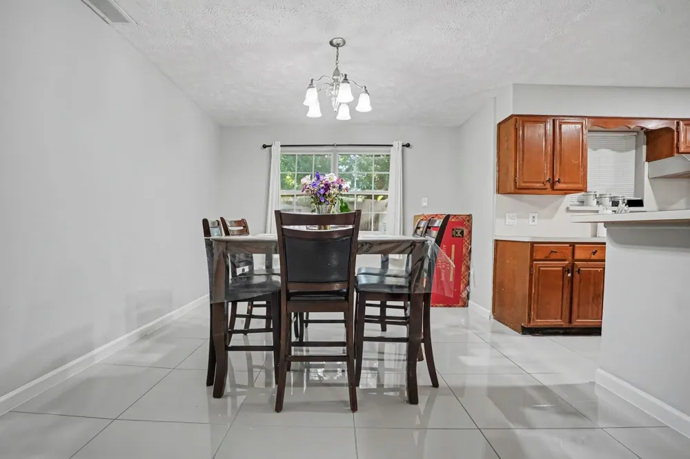 618 Thrush Avenue Duncanville, TX 75116