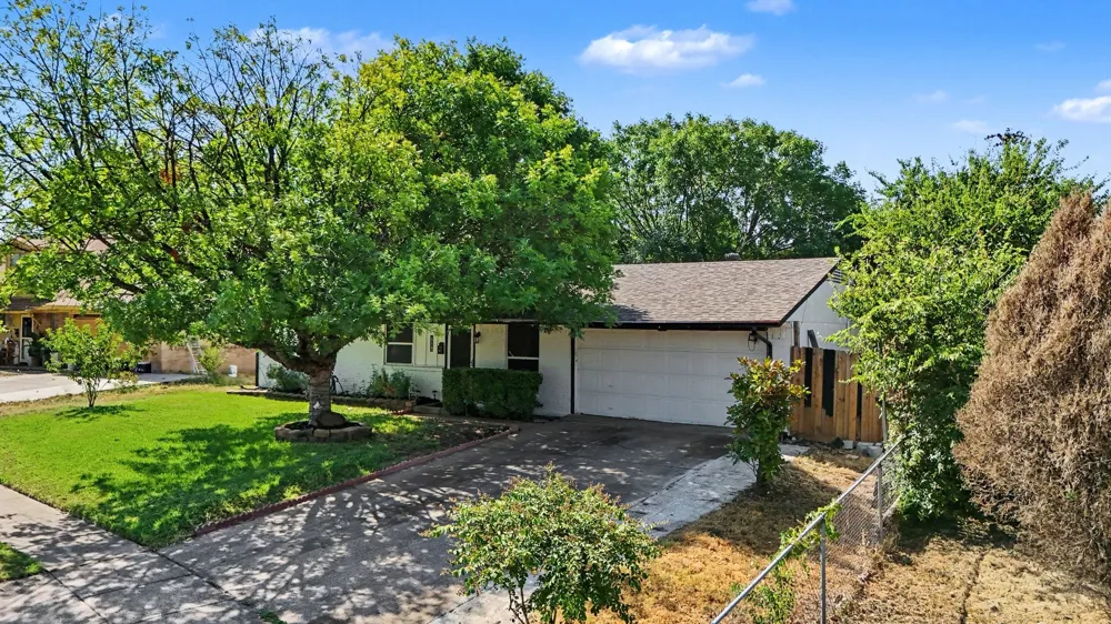 618 Thrush Avenue Duncanville, TX 75116