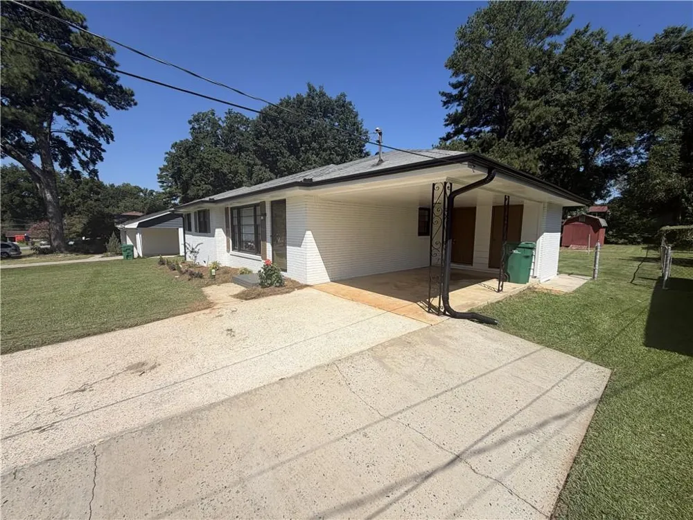 996 School Lane Lake City, GA 30260