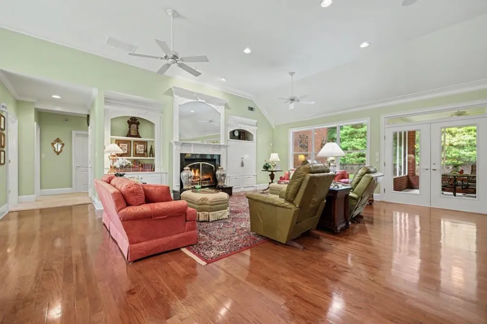 272 Glen Lake Drive Hoschton, GA 30548