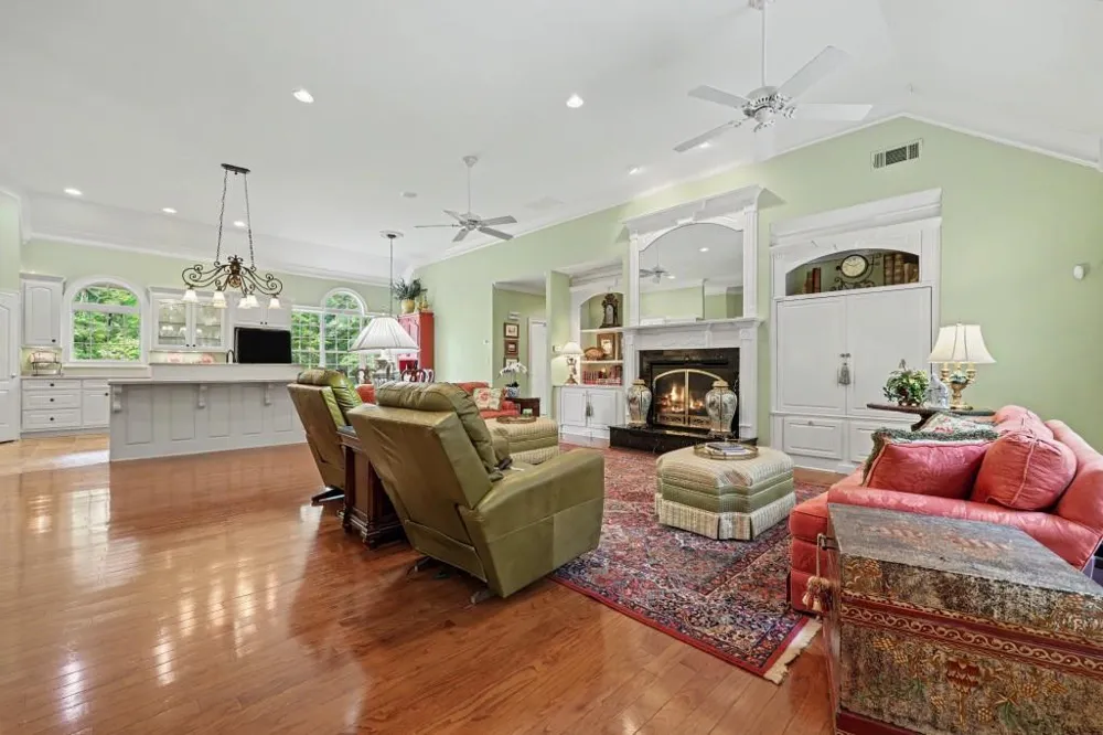 272 Glen Lake Drive Hoschton, GA 30548