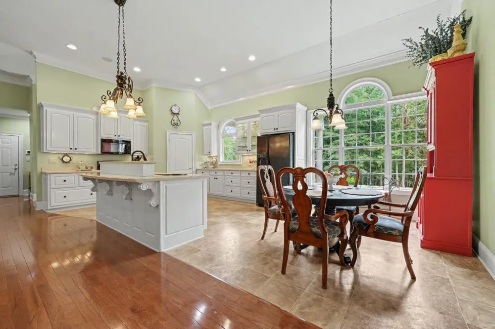 272 Glen Lake Drive Hoschton, GA 30548
