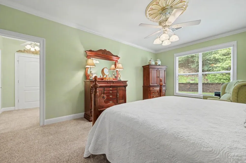 272 Glen Lake Drive Hoschton, GA 30548