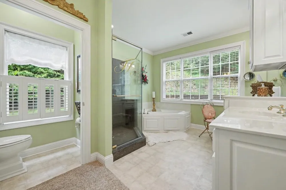 272 Glen Lake Drive Hoschton, GA 30548