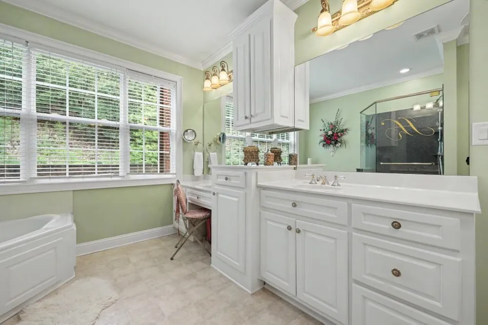272 Glen Lake Drive Hoschton, GA 30548