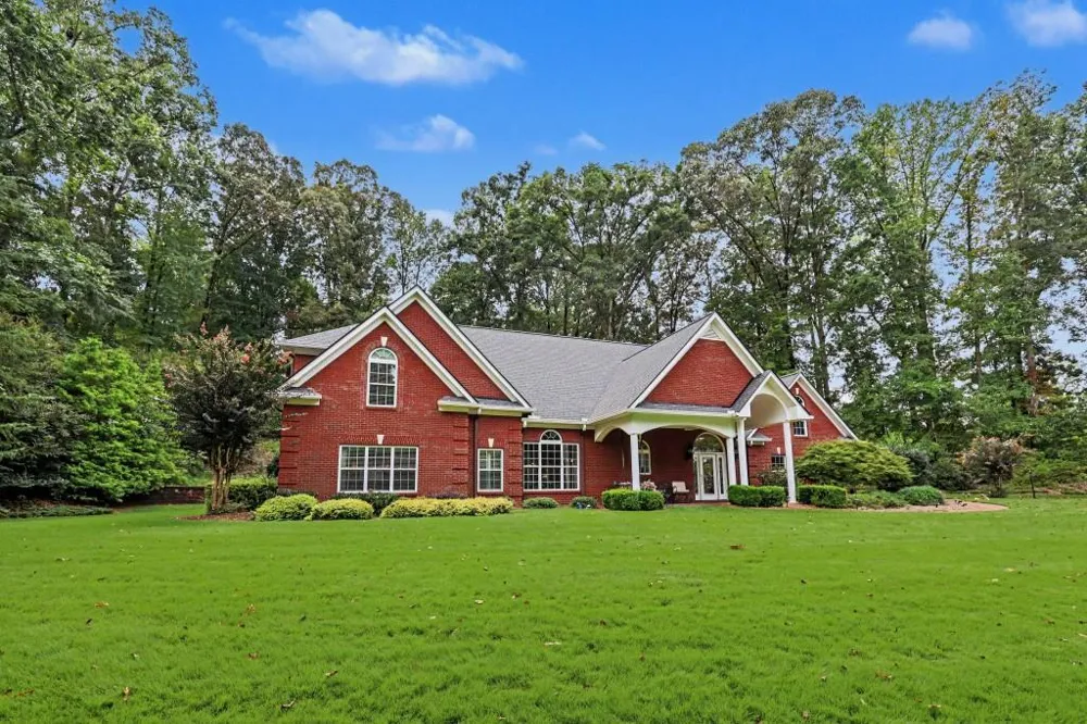 272 Glen Lake Drive Hoschton, GA 30548