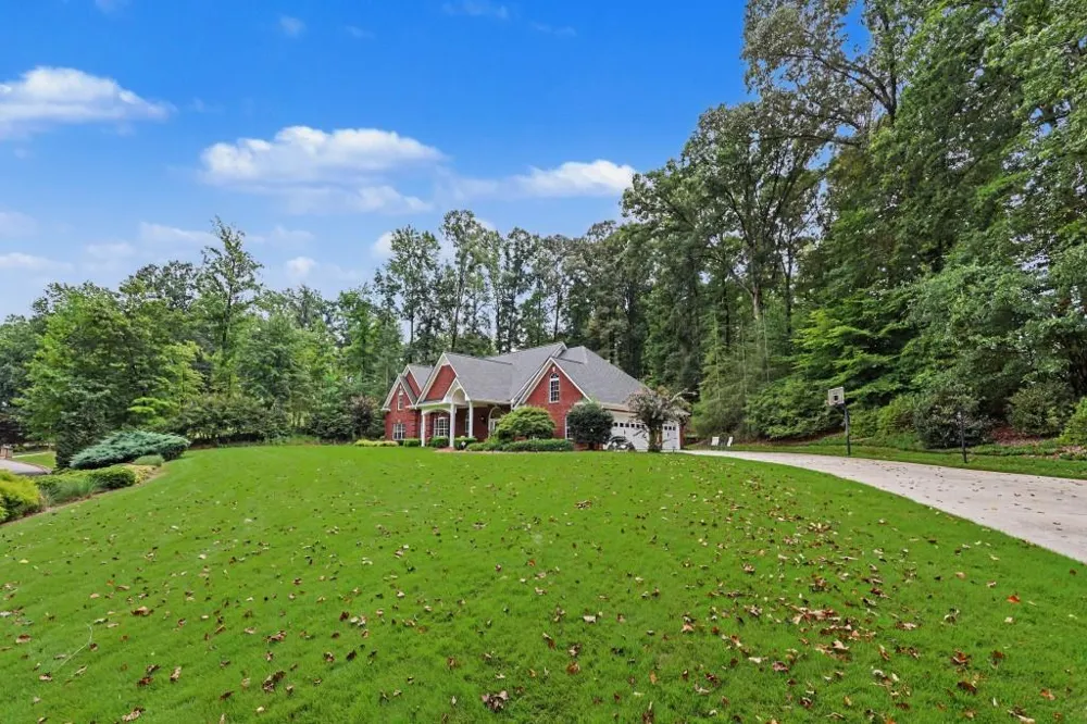 272 Glen Lake Drive Hoschton, GA 30548