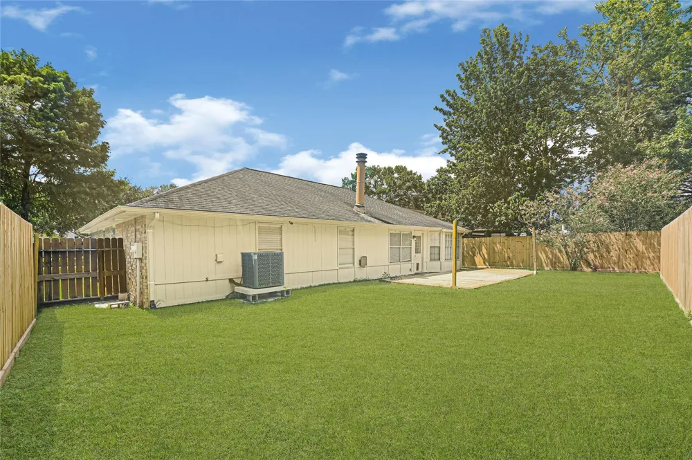 522 Country Lane League City, TX 77573