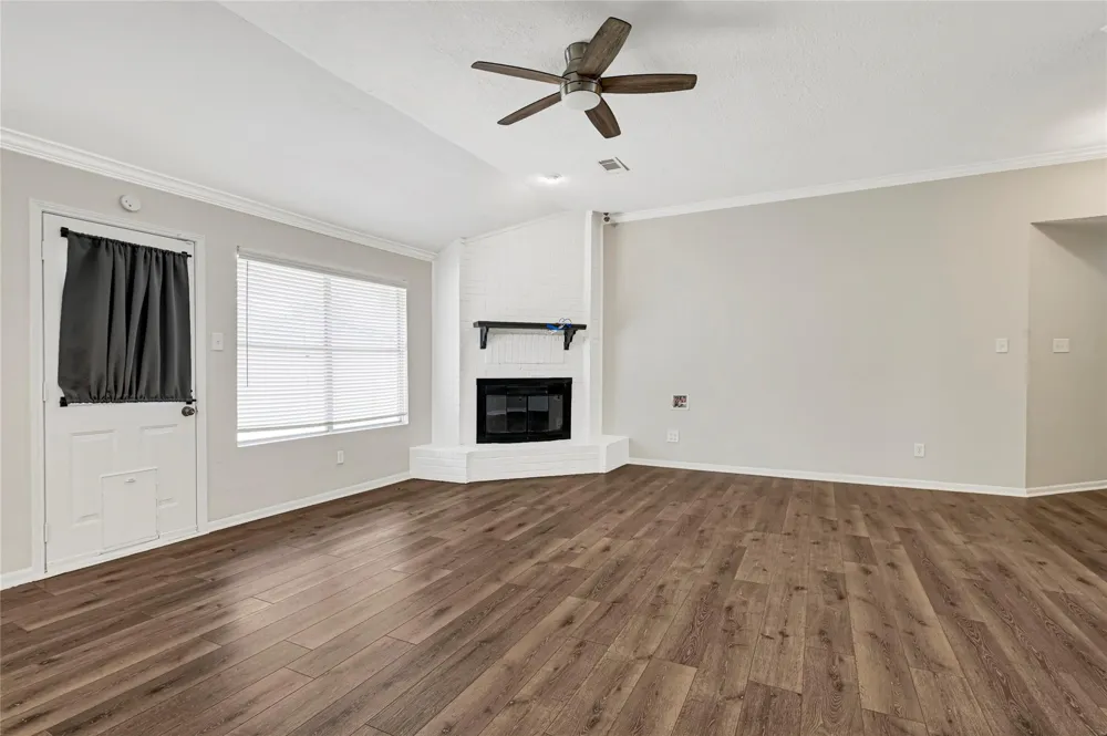522 Country Lane League City, TX 77573