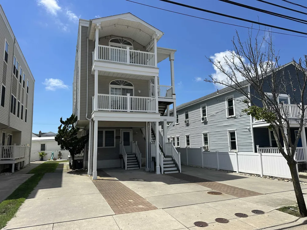 122 E Schellenger Avenue Wildwood, NJ 08260
