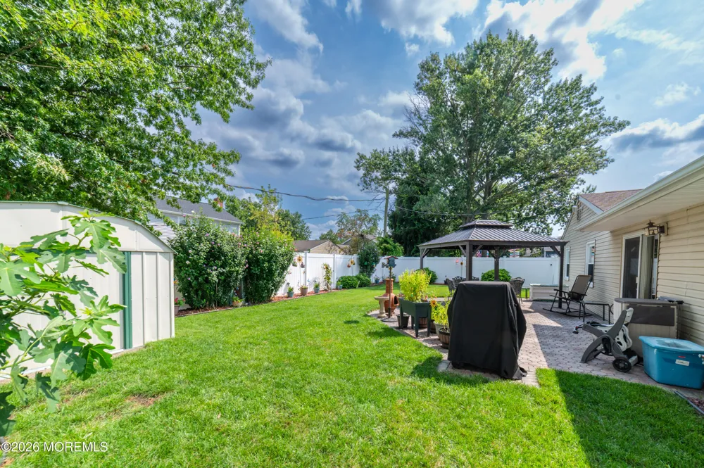 46 Deborah Lane Aberdeen, NJ 07747