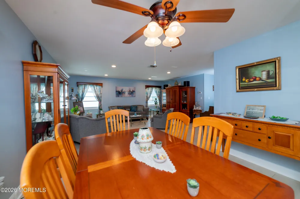 46 Deborah Lane Aberdeen, NJ 07747