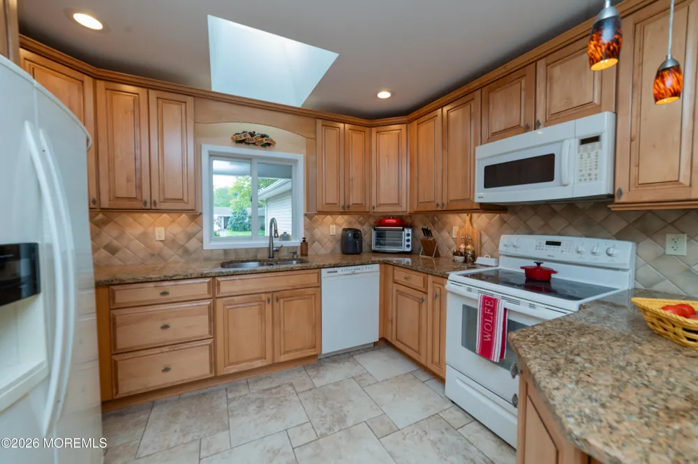 46 Deborah Lane Aberdeen, NJ 07747