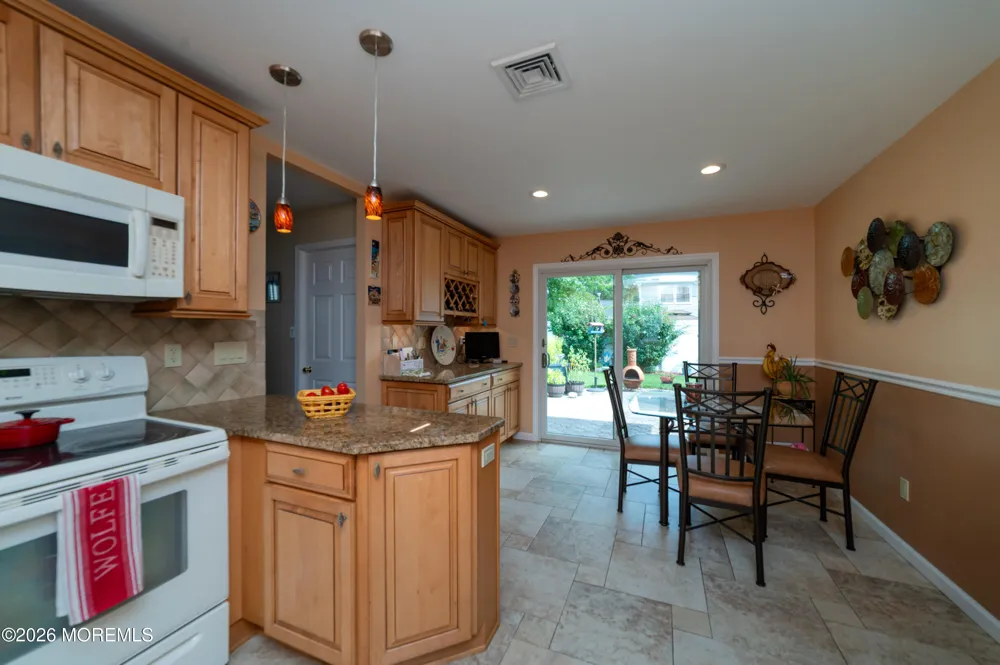 46 Deborah Lane Aberdeen, NJ 07747