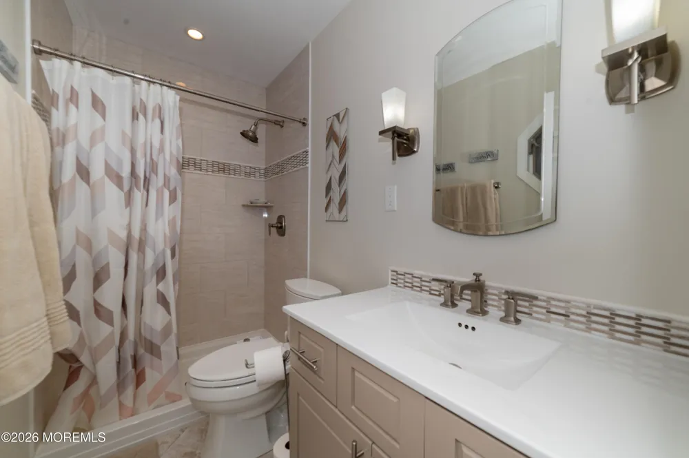 46 Deborah Lane Aberdeen, NJ 07747