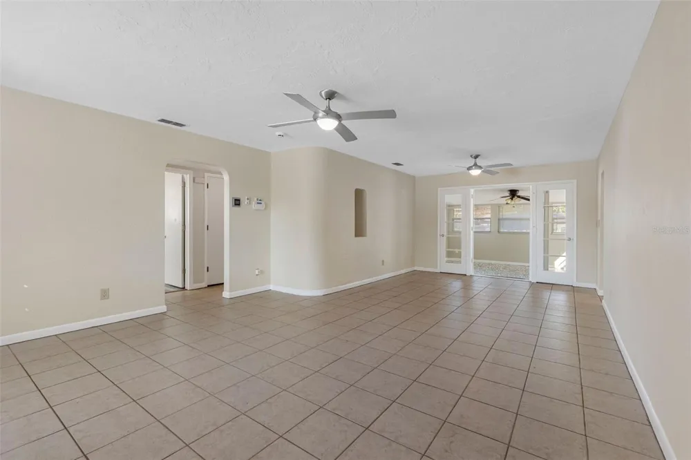 4711 28TH AVENUE St Petersburg, FL 33713