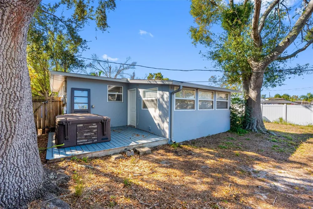 4711 28TH AVENUE St Petersburg, FL 33713