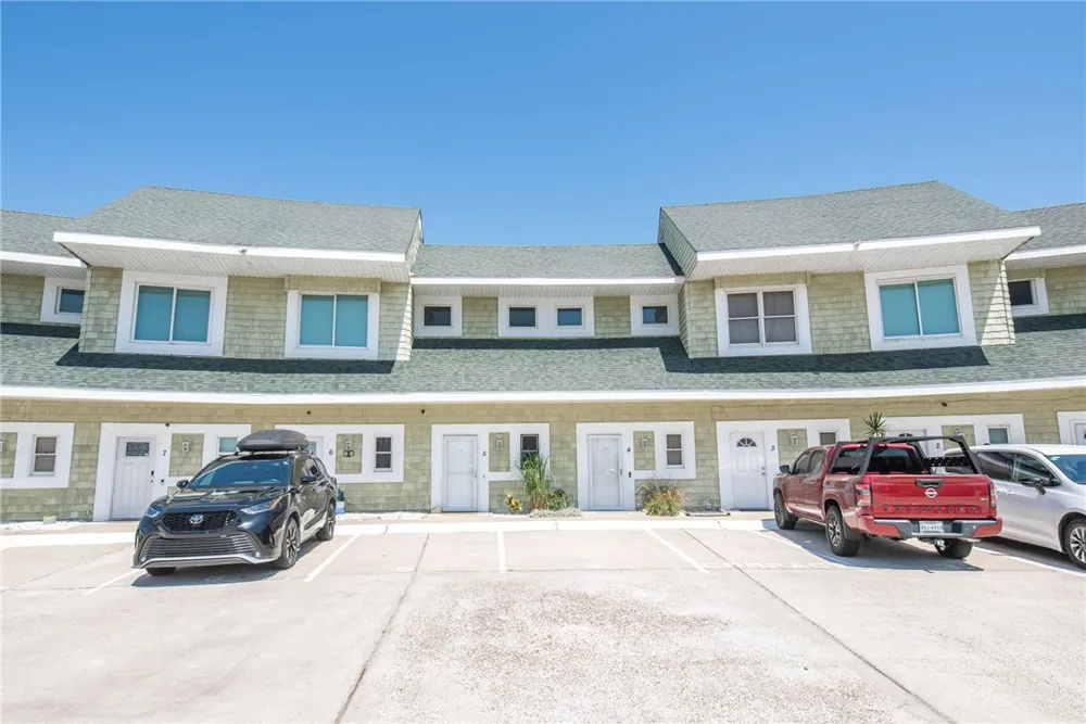 15401 FORTUNA BAY DRIVE #105 Corpus Christi, TX 78418