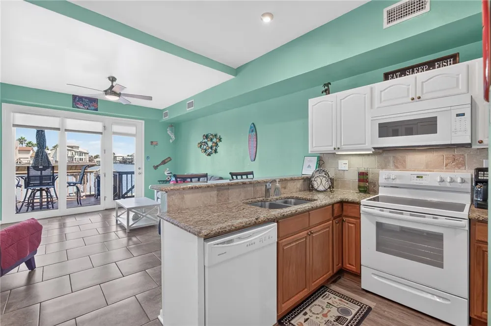15401 FORTUNA BAY DRIVE #105 Corpus Christi, TX 78418