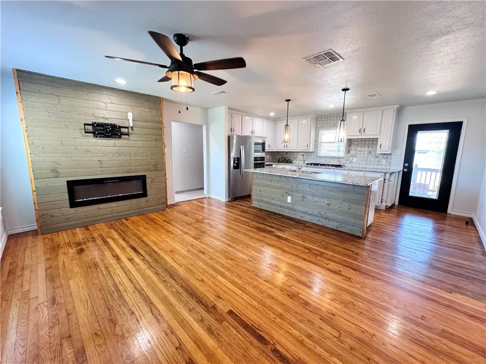 710 Cullen Street Corpus Christi, TX 78411
