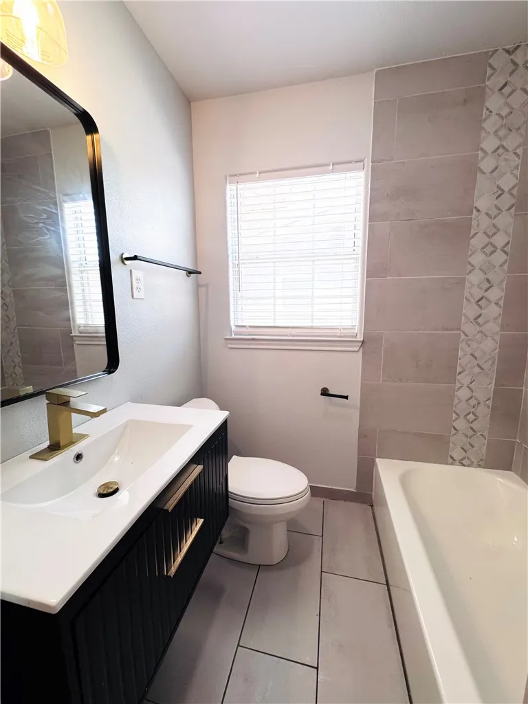 710 Cullen Street Corpus Christi, TX 78411