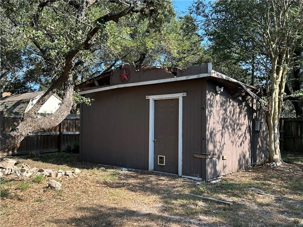 848 Oak Avenue Rockport, TX 78382